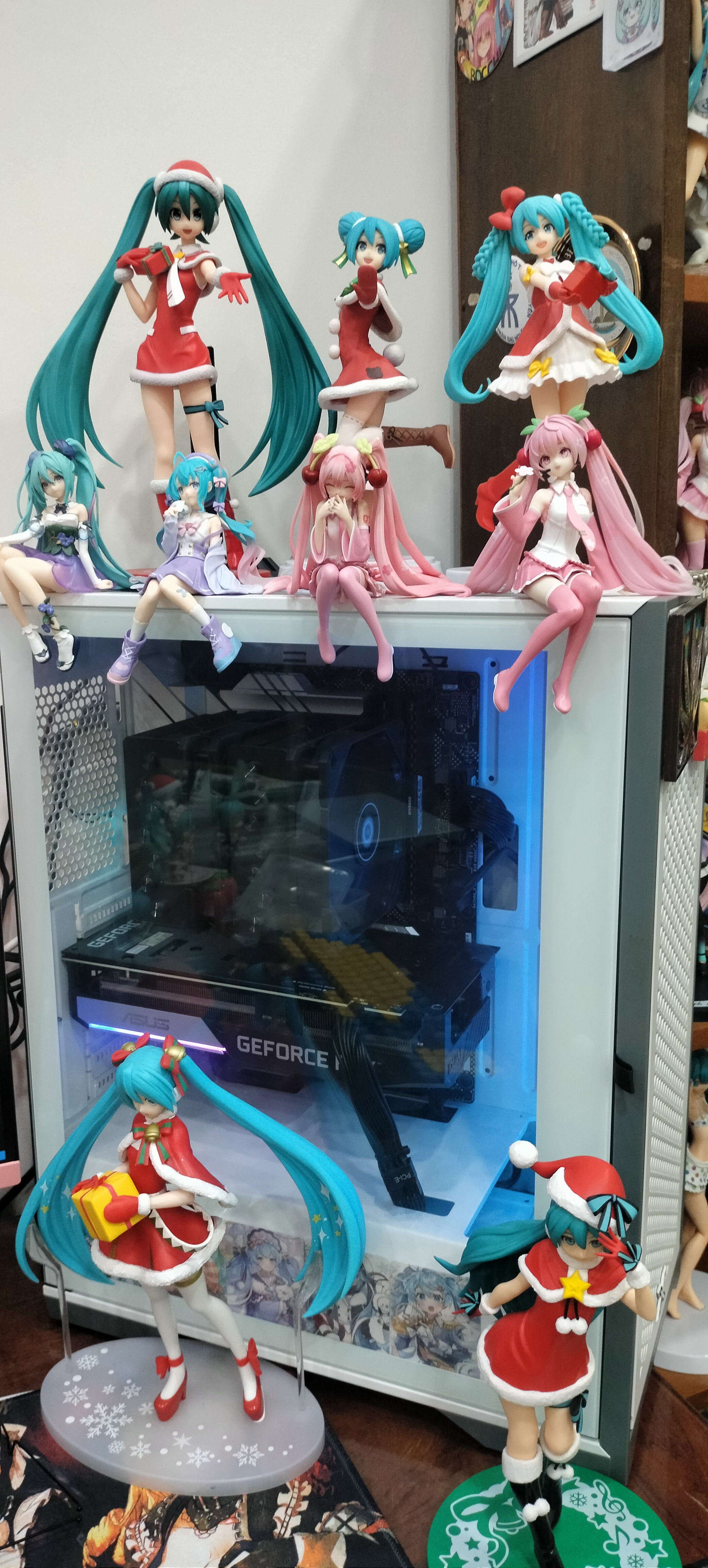 Desk Hatsune Miku Image