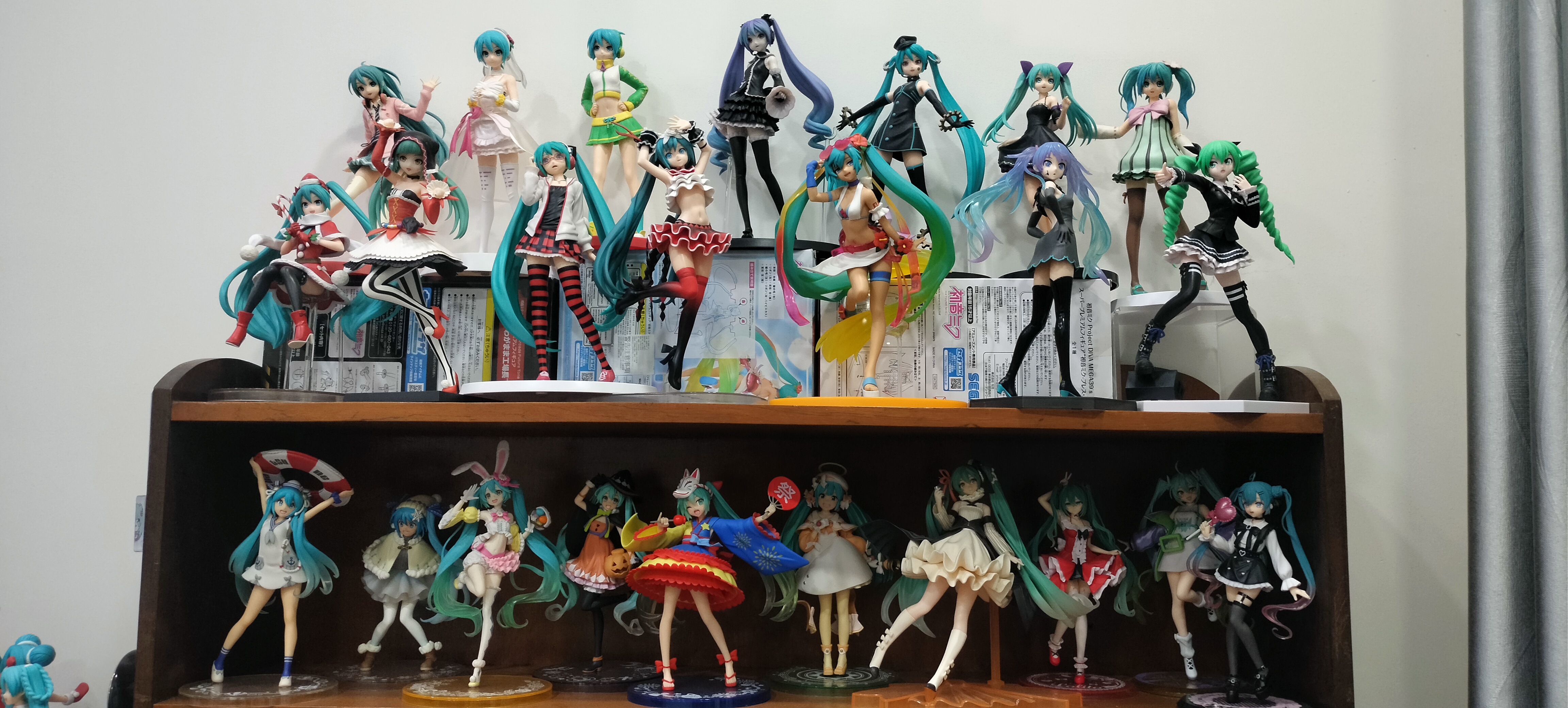 Shelf Hatsune Miku Image