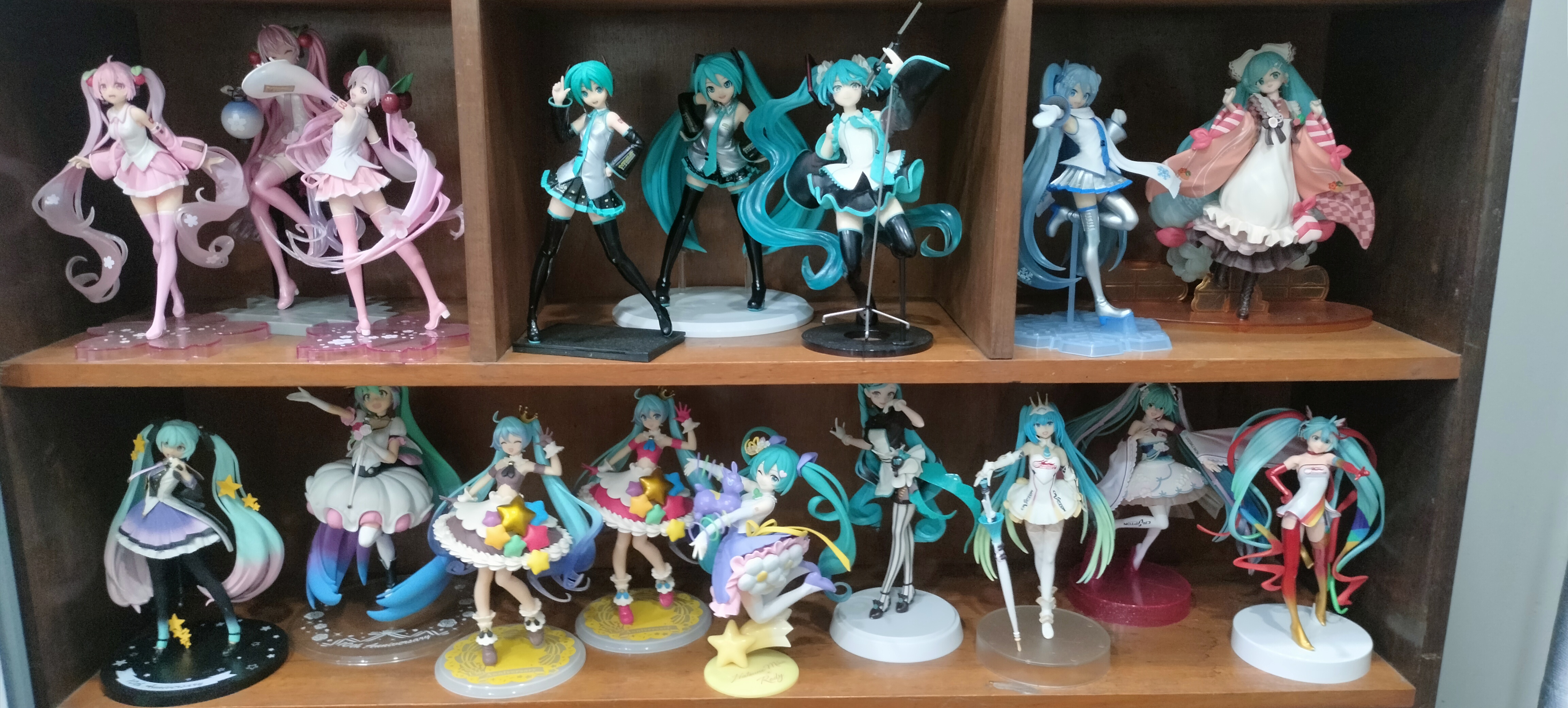 Shelf Hatsune Miku Image