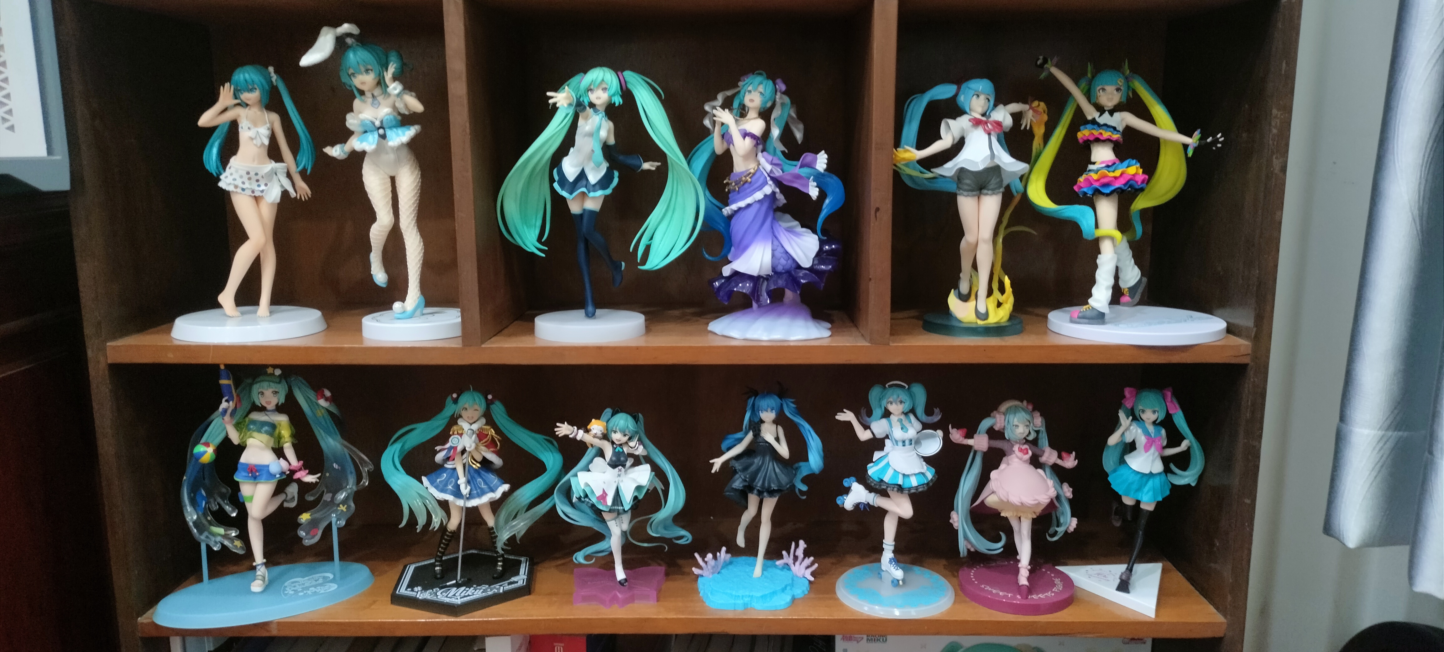 Shelf Hatsune Miku Image